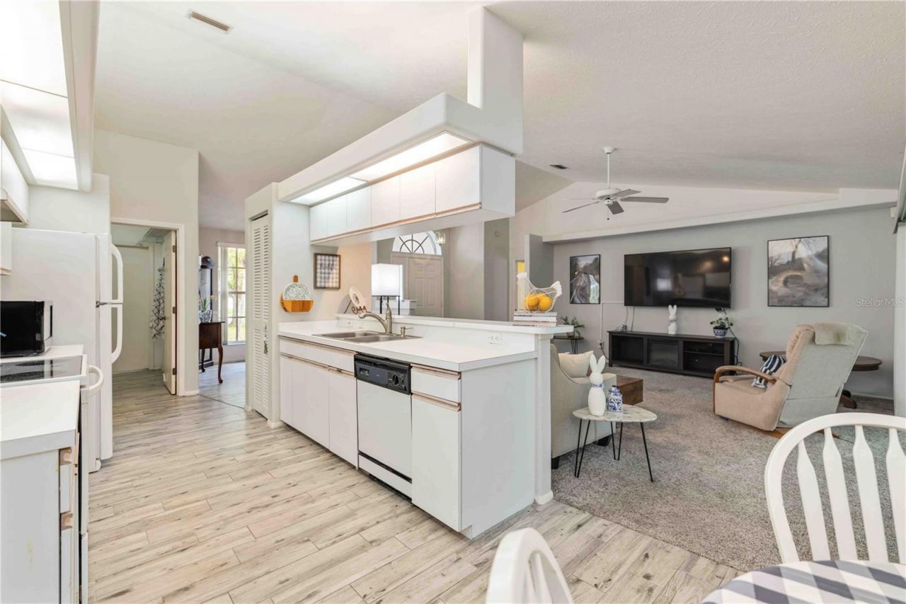 4524 28th Avenue Drive E, Bradenton, FL 34208 Photo