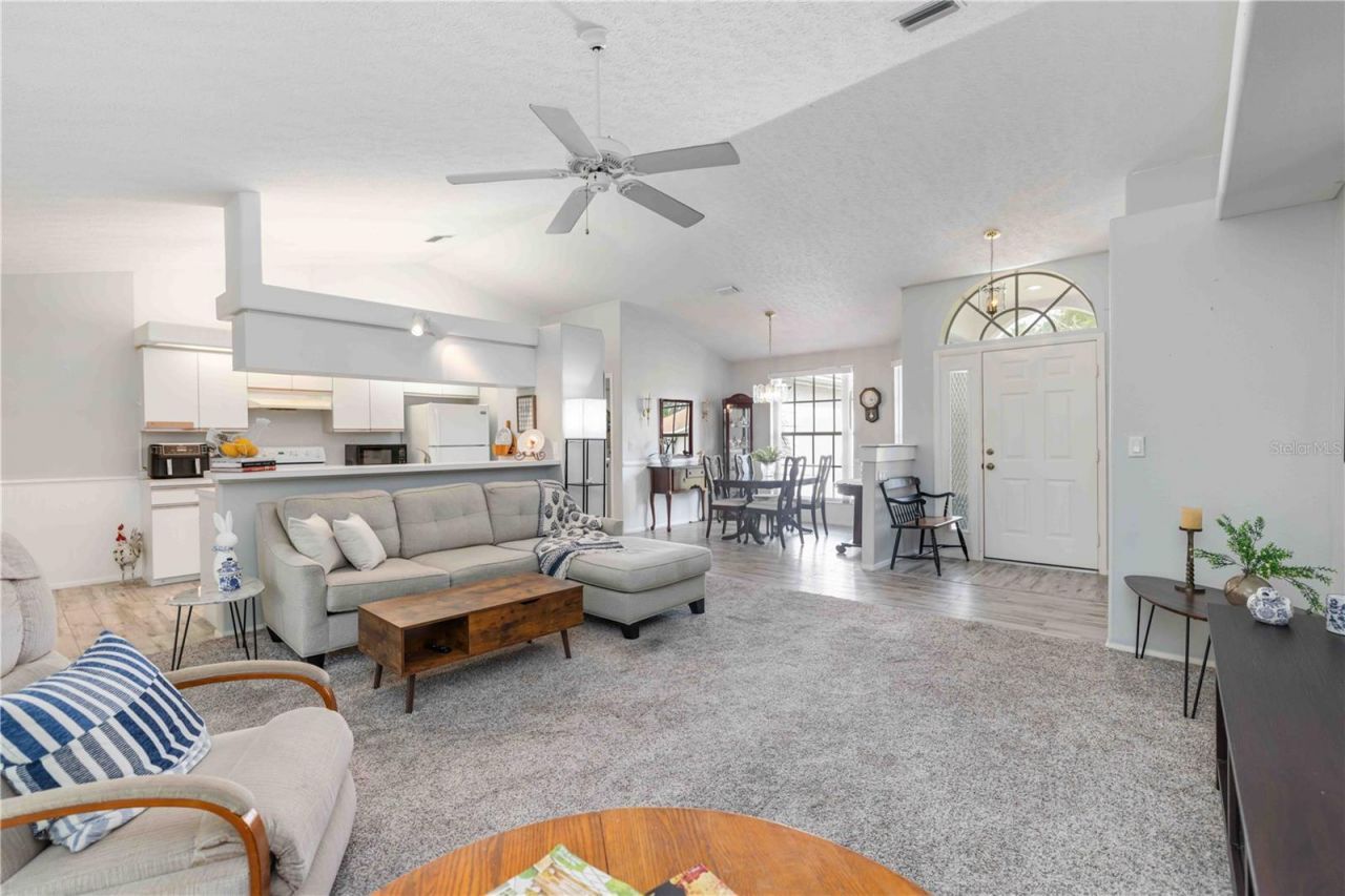 4524 28th Avenue Drive E, Bradenton, FL 34208 Photo