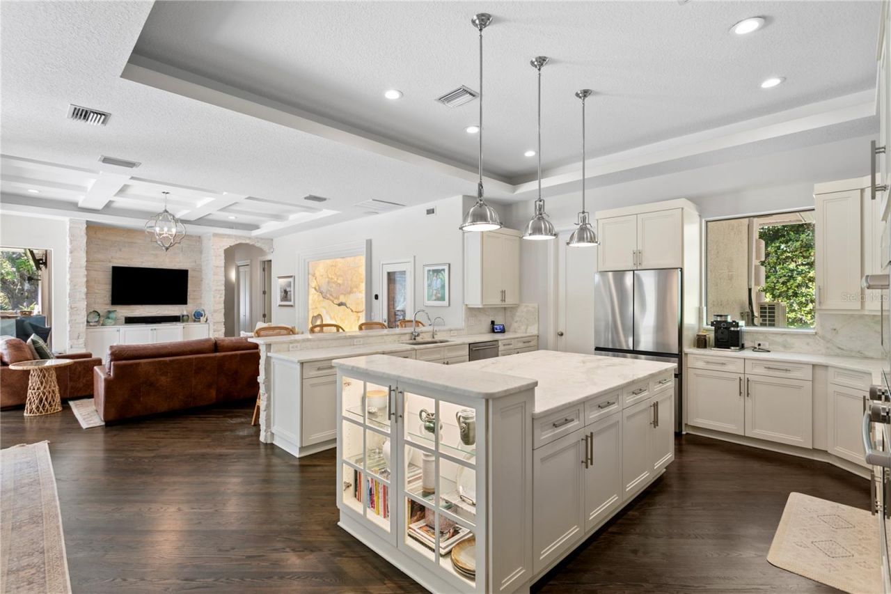 16204 Sierra De Avila, Tampa, FL 33613 Photo