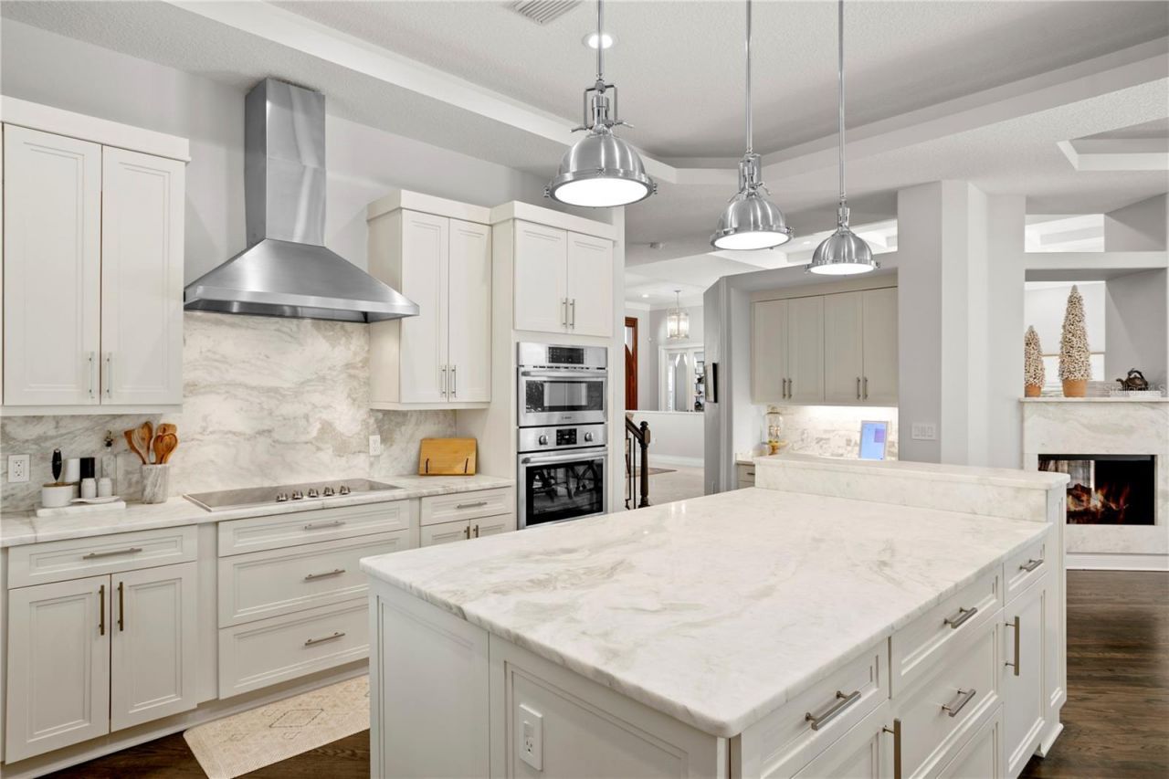 16204 Sierra De Avila, Tampa, FL 33613 Photo