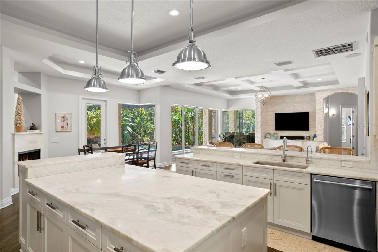 16204 Sierra De Avila, Tampa, FL 33613 Photo