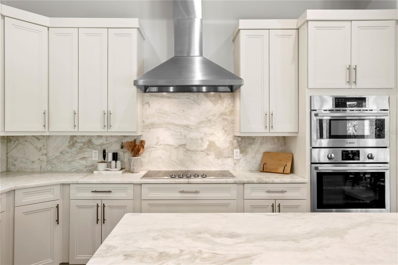 16204 Sierra De Avila, Tampa, FL 33613 Photo