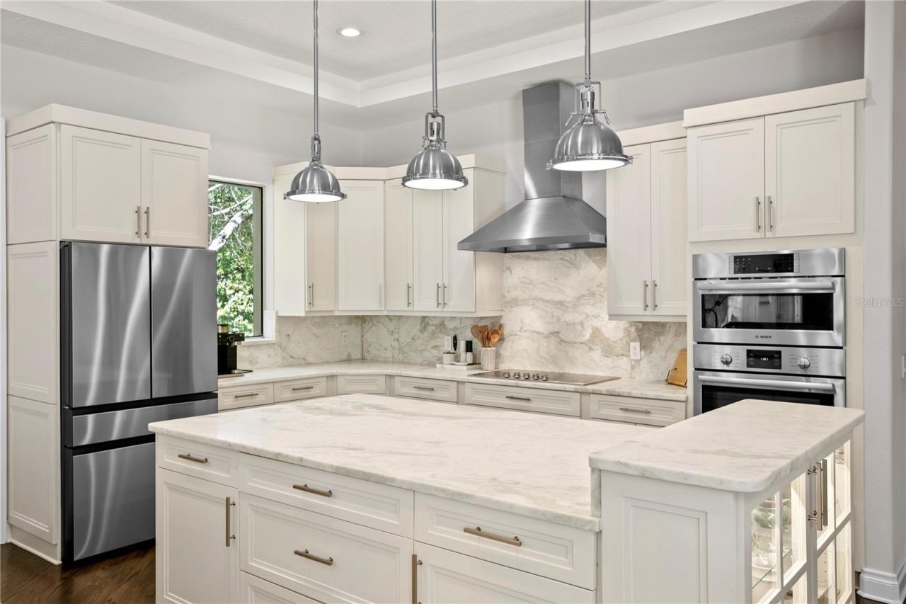 16204 Sierra De Avila, Tampa, FL 33613 Photo