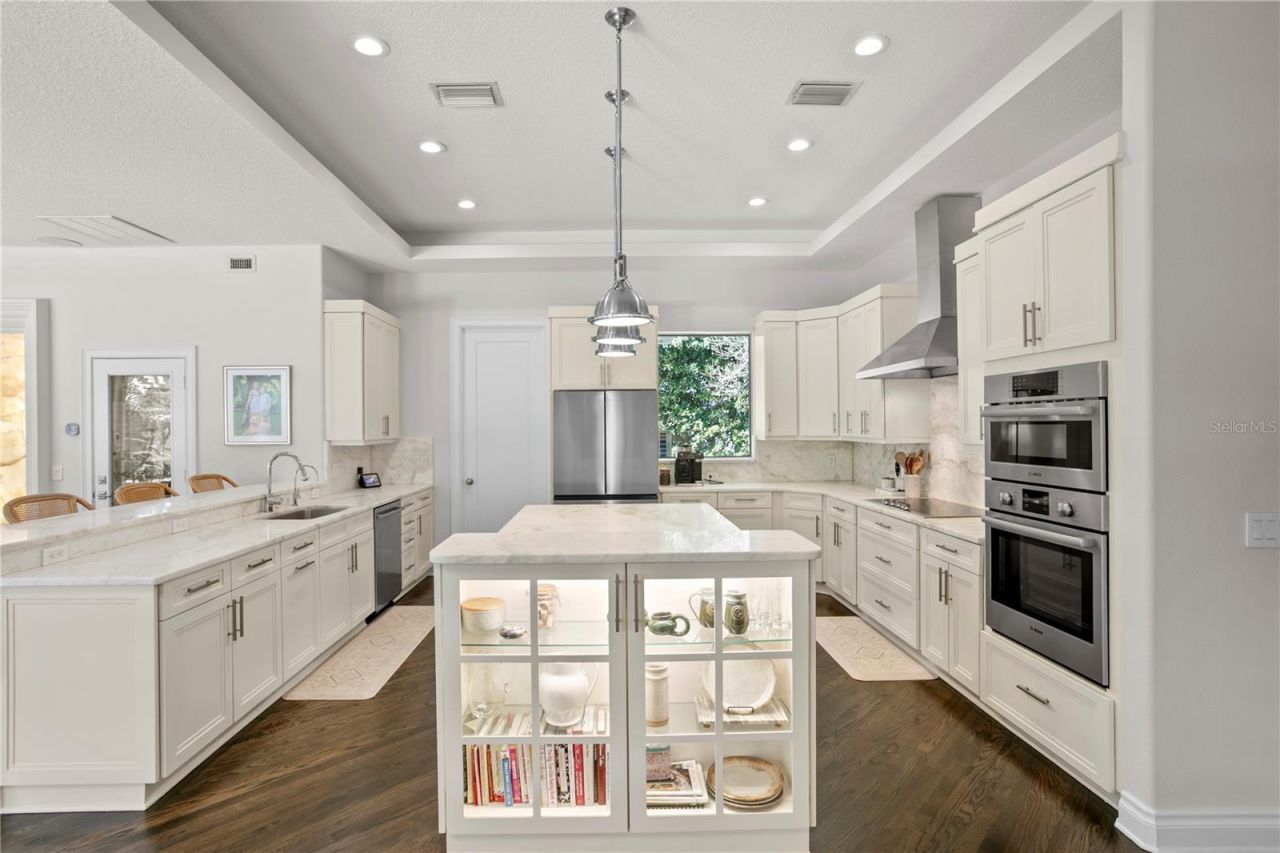 16204 Sierra De Avila, Tampa, FL 33613 Photo