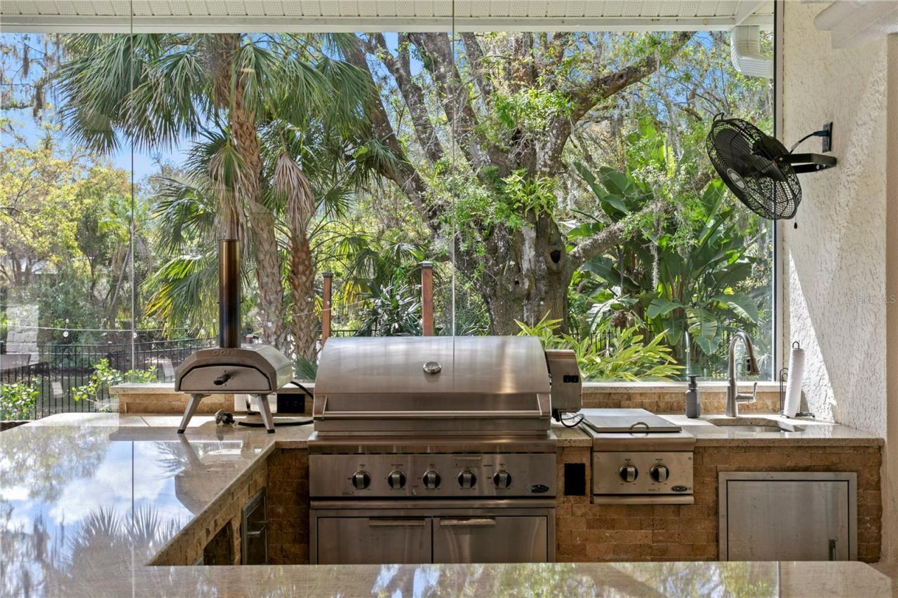 16204 Sierra De Avila, Tampa, FL 33613 Photo