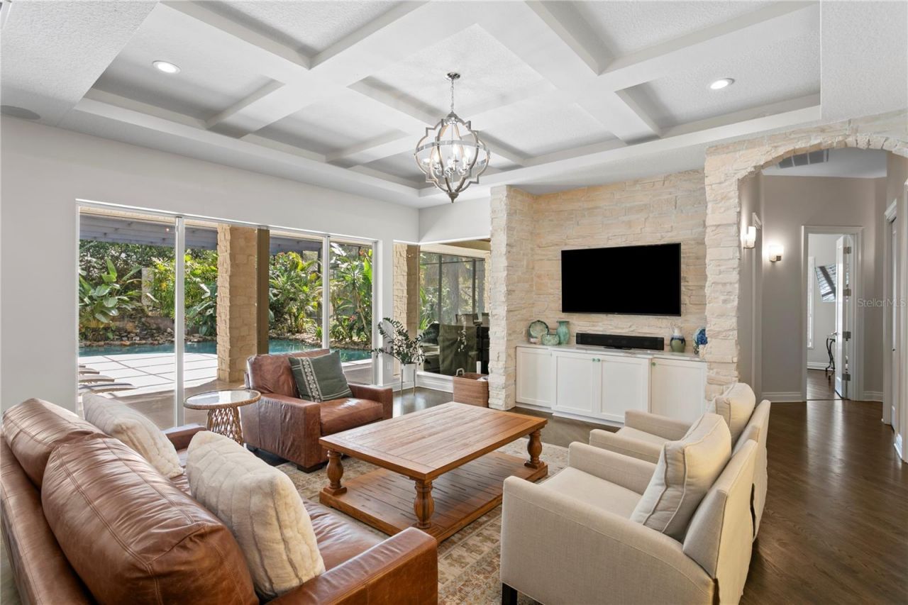 16204 Sierra De Avila, Tampa, FL 33613 Photo