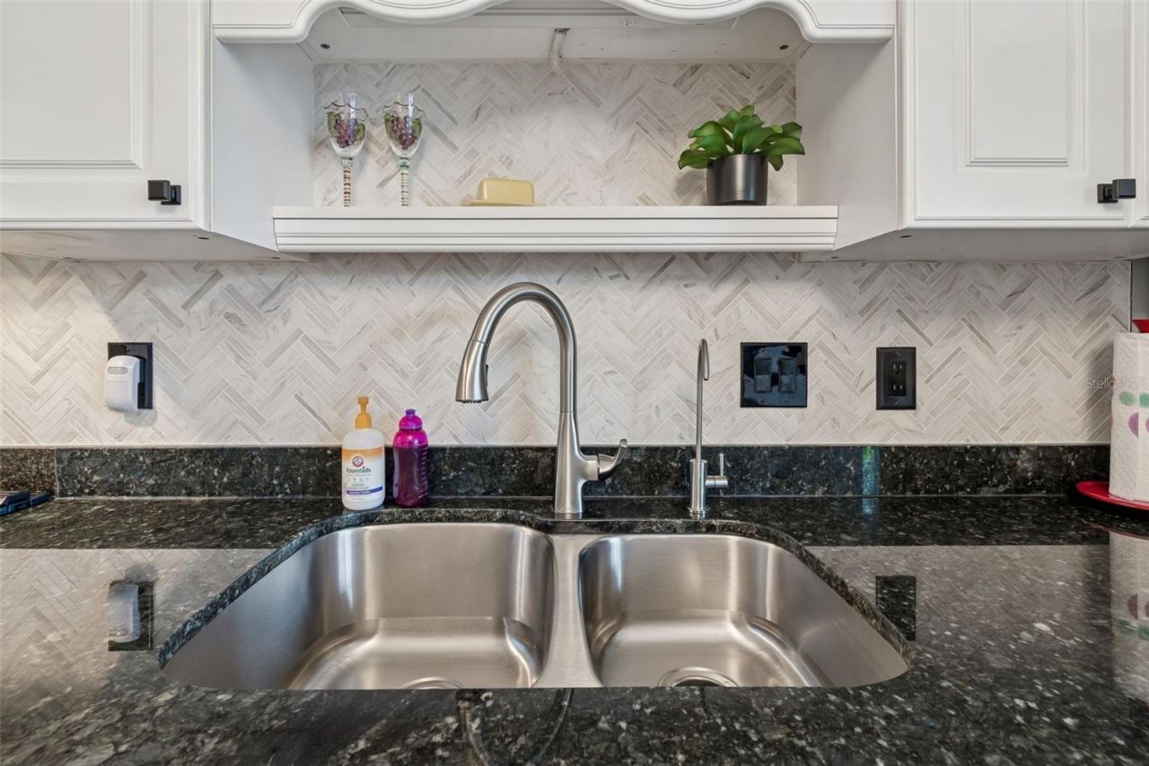 1338 Snell Isle Boulevard Ne, Unit 2, Saint Petersburg, FL 33704 Photo