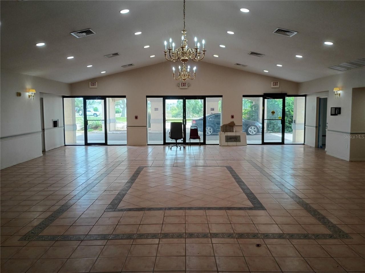 1501 La Jolla Avenue, Sun City Center, FL 33573 Photo