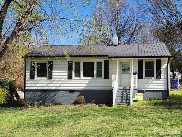 906 N Flint Street , Lincolnton, NC 28092