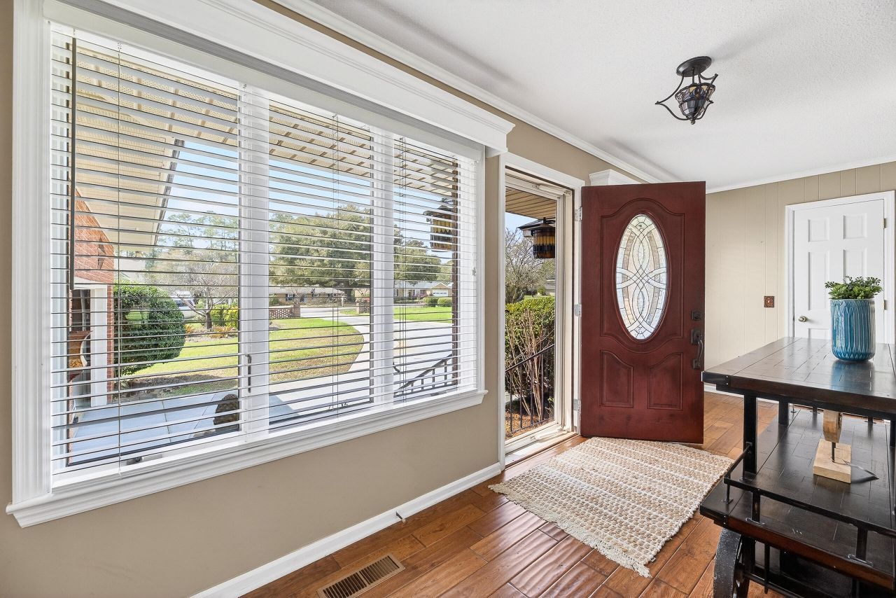 207 Cooper Drive Photo 6