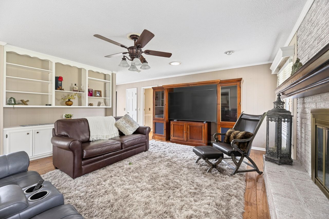 207 Cooper Drive Photo 9