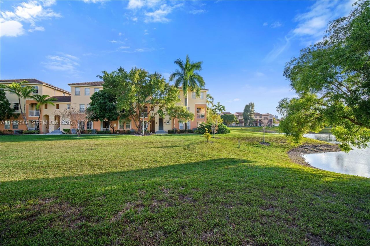 10242 NW 7th St, Unit 209, Miami, FL 33172 Photo