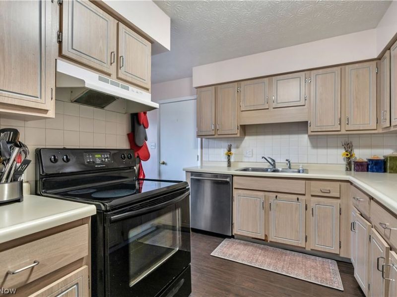 2344 Echo Valley Drive, Stow, OH 44224 Photo 4