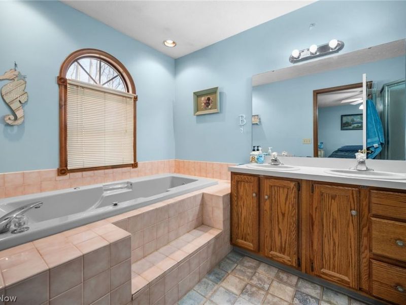 36080 Maple Drive, North Ridgeville, OH 44039 Photo 14