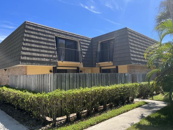 621 6th Way, West Palm Beach, FL 33407