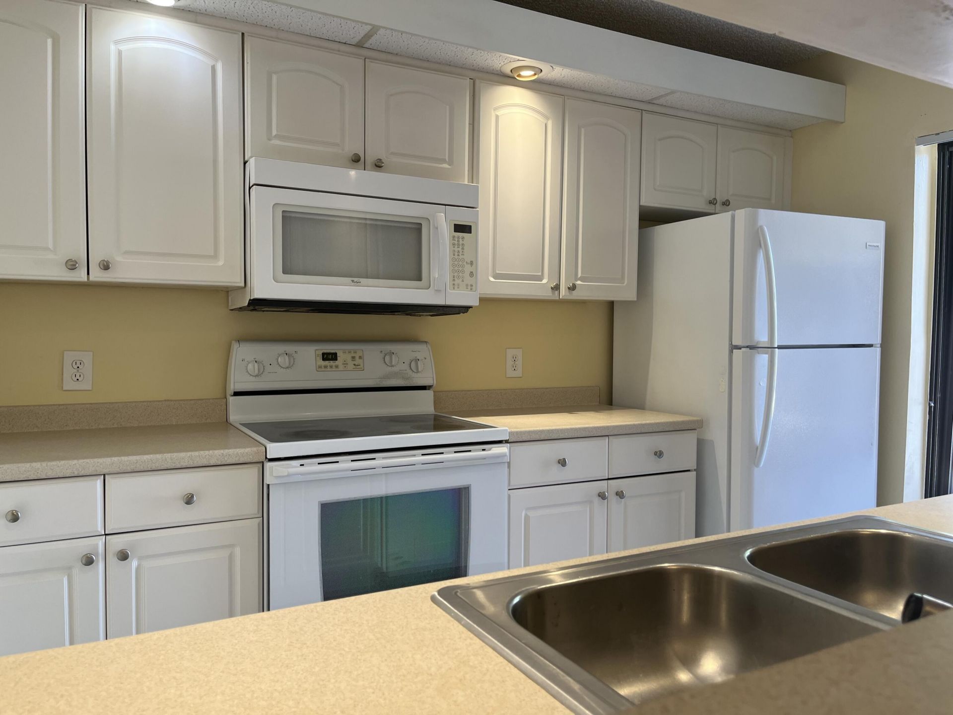 621 6th Way, West Palm Beach, FL 33407 Photo