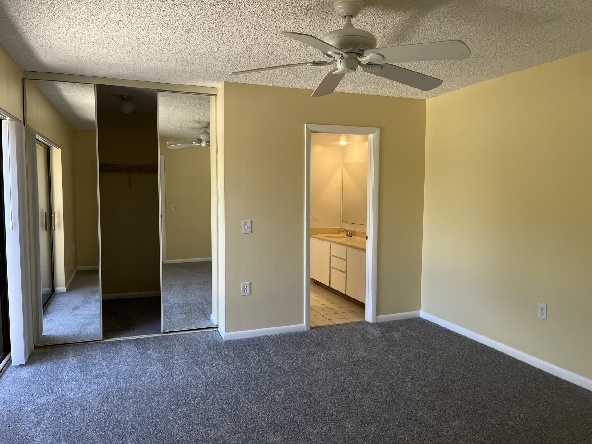 621 6th Way, West Palm Beach, FL 33407 Photo