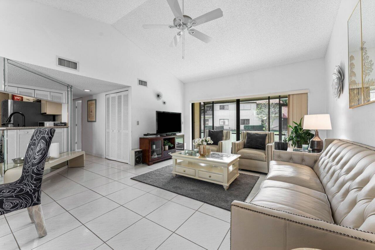 10 Via De Casas Sur, Unit 104, Boynton Beach, FL 33426 Photo