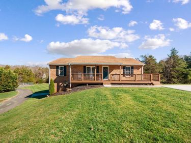 1578 Village Court, Bedford, VA 24523