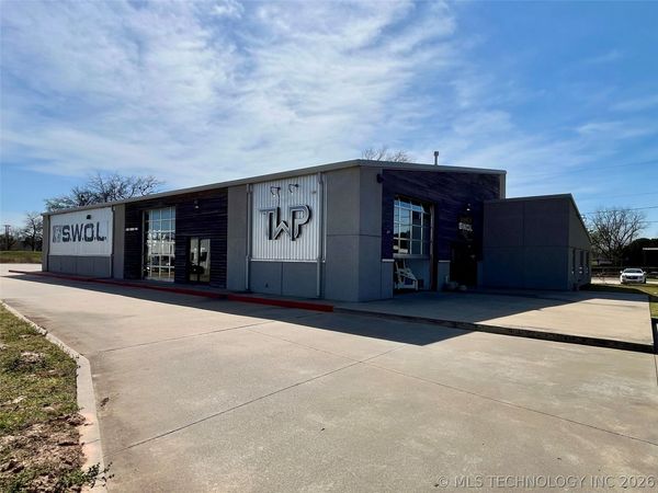 820 W Main Street, Jenks, OK 74037