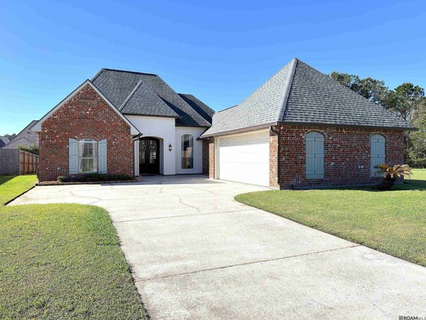 13348 Autumn Run Dr, Walker, LA 70785