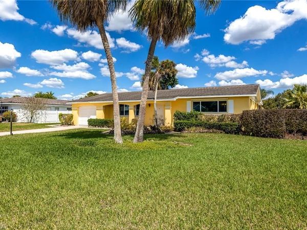 213 Richmond AVE S, LEHIGH ACRES, FL 33936