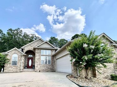 129 Pleasantwood Drive, Maumelle, AR 72113