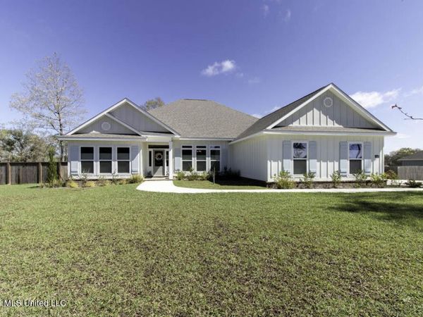 19160 Harrington Circle, Biloxi, MS 39532