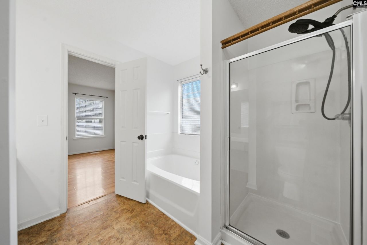 10 Bridle Path Court Photo 17