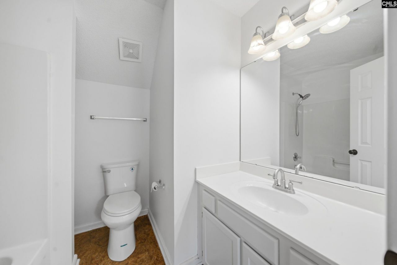 10 Bridle Path Court Photo 20