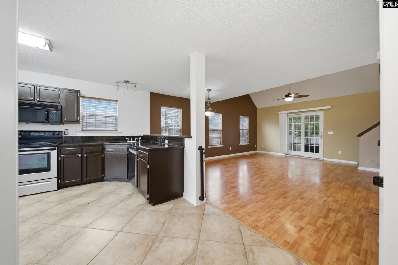 10 Bridle Path Court Photo 4