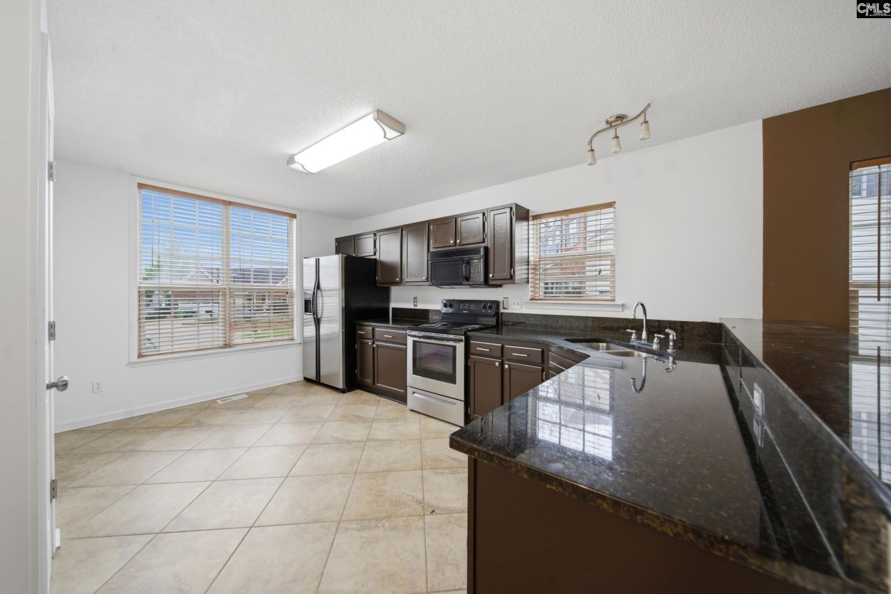 10 Bridle Path Court Photo 7