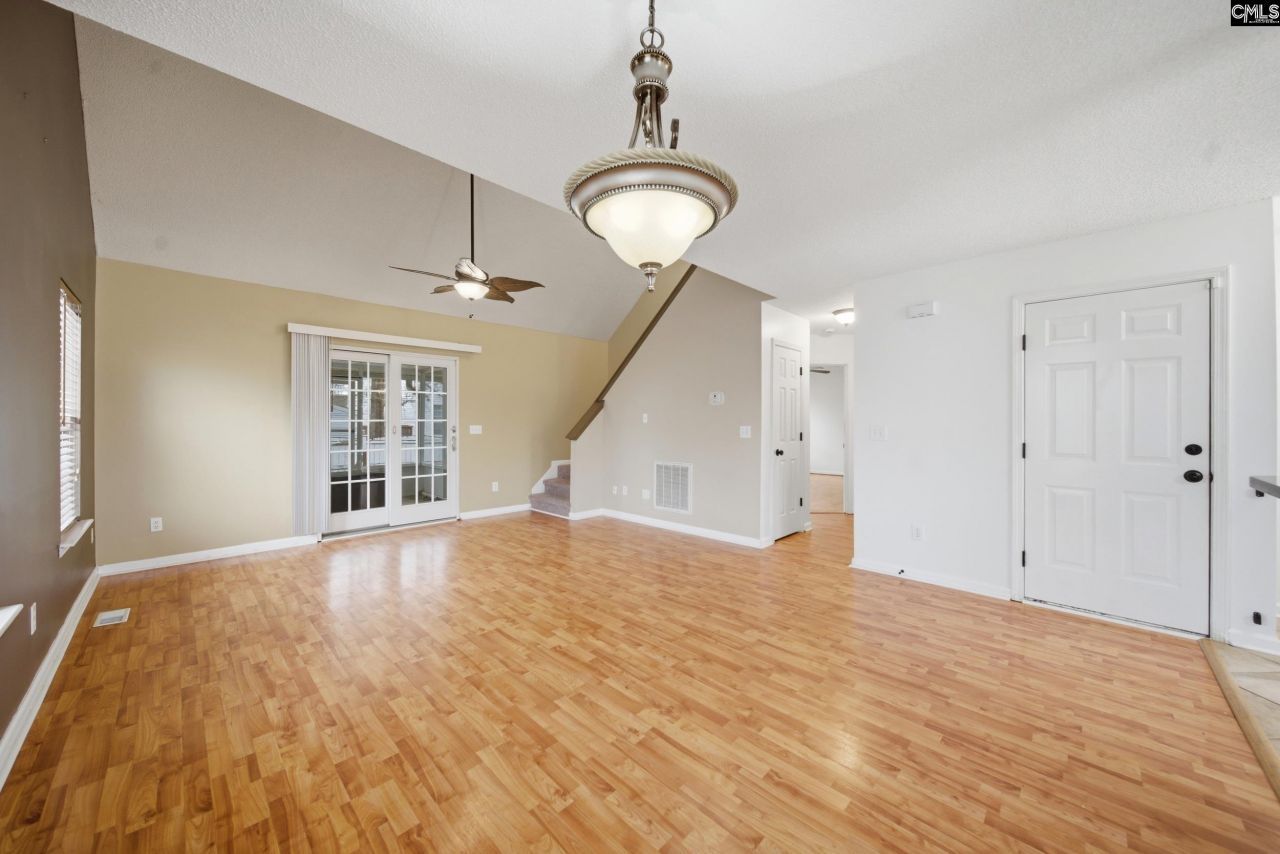 10 Bridle Path Court Photo 8