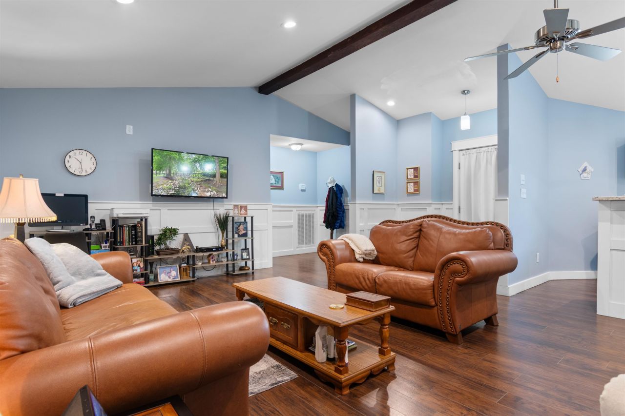 505 Country Club Dr. Photo 14