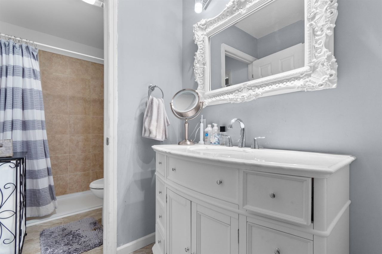 505 Country Club Dr. Photo 21