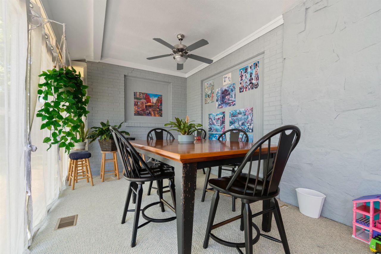 505 Country Club Dr. Photo 24