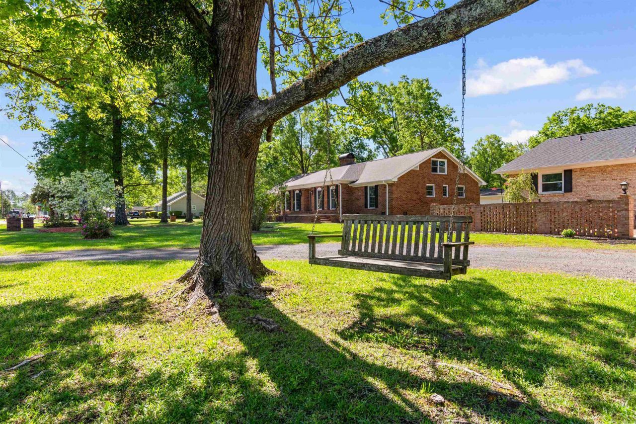 505 Country Club Dr. Photo 29