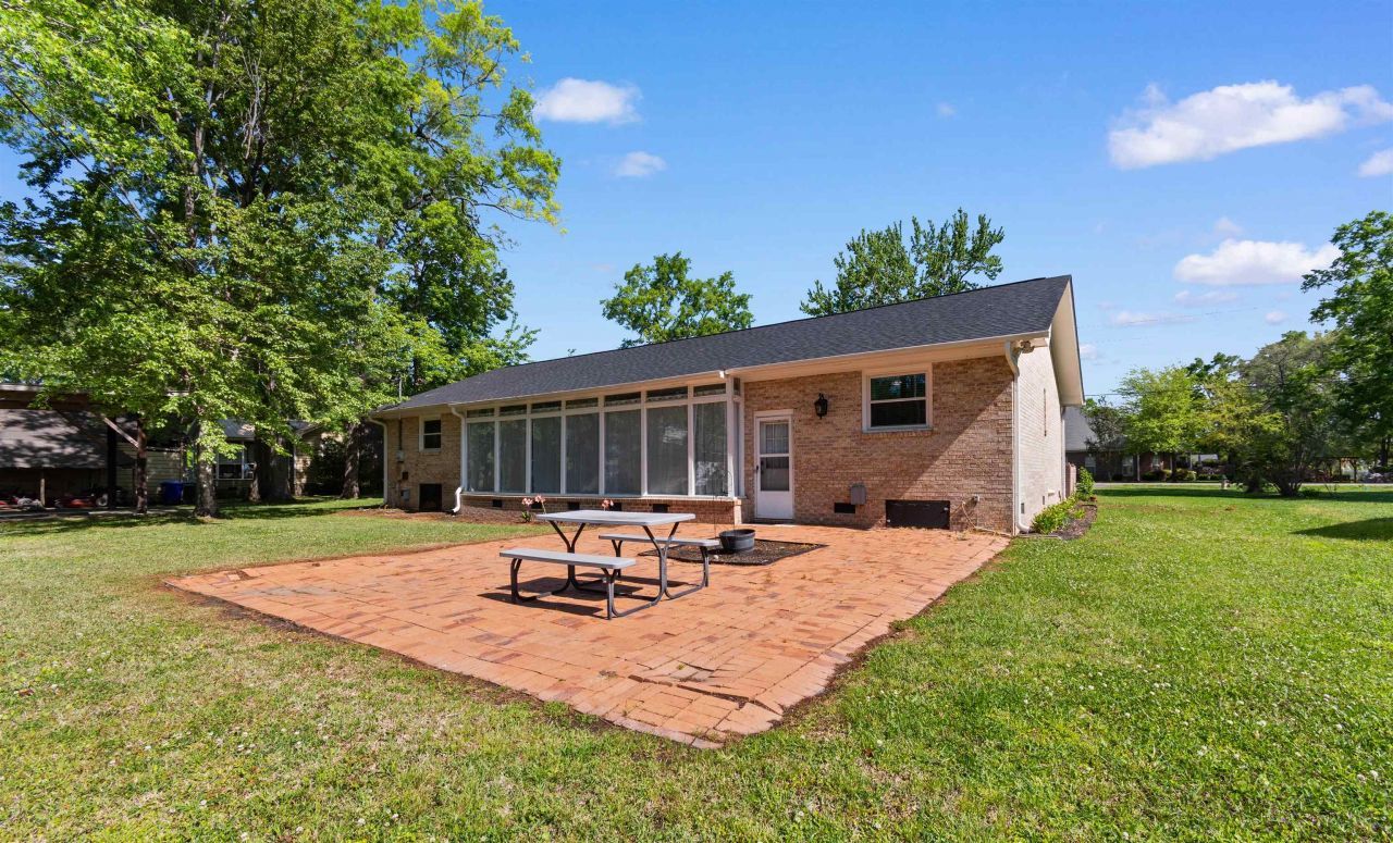 505 Country Club Dr. Photo 34