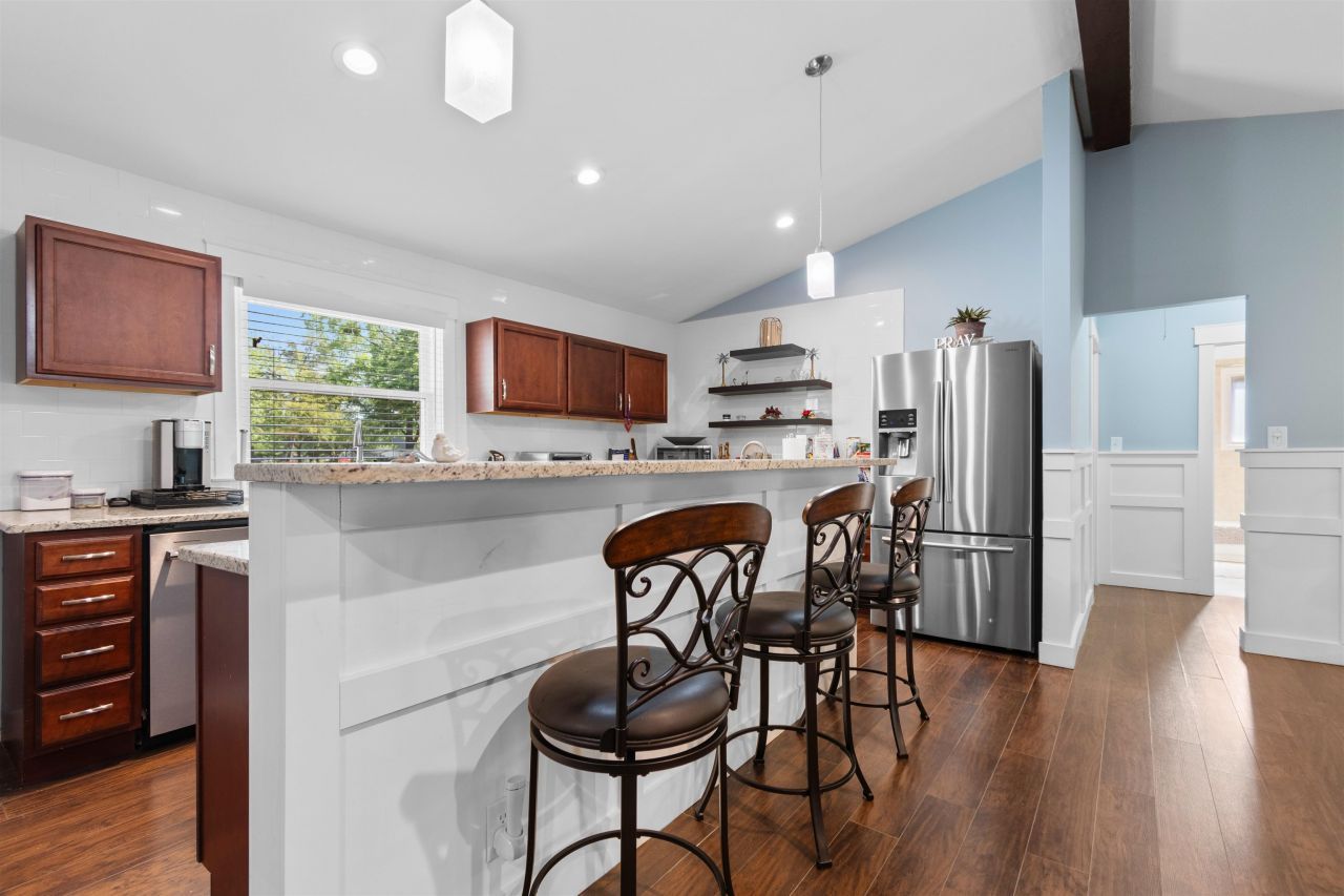 505 Country Club Dr. Photo 6