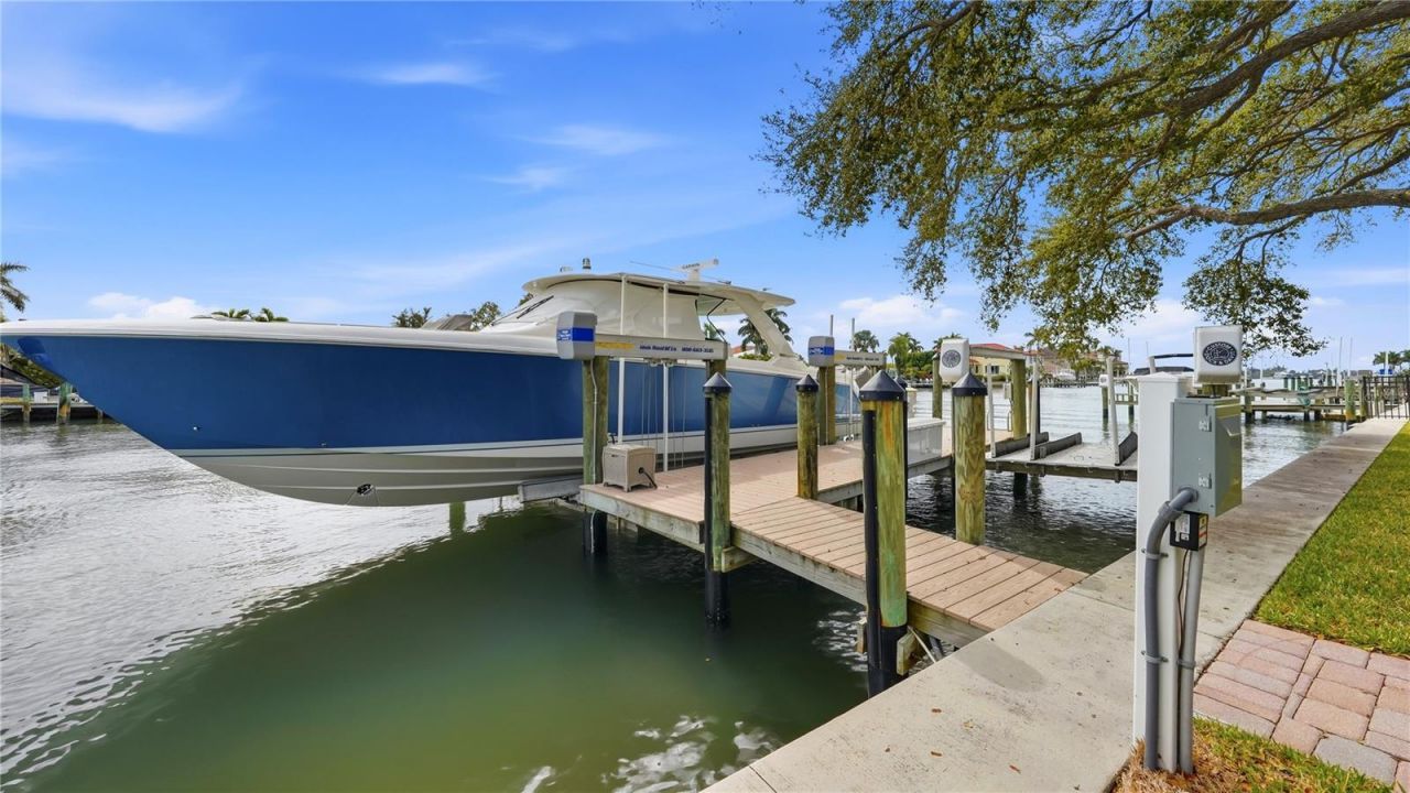 7637 Cove Terrace, Sarasota, FL 34231 Photo