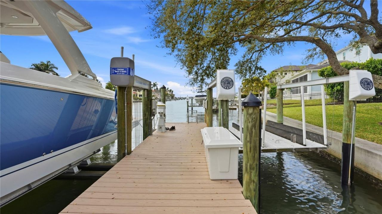 7637 Cove Terrace, Sarasota, FL 34231 Photo