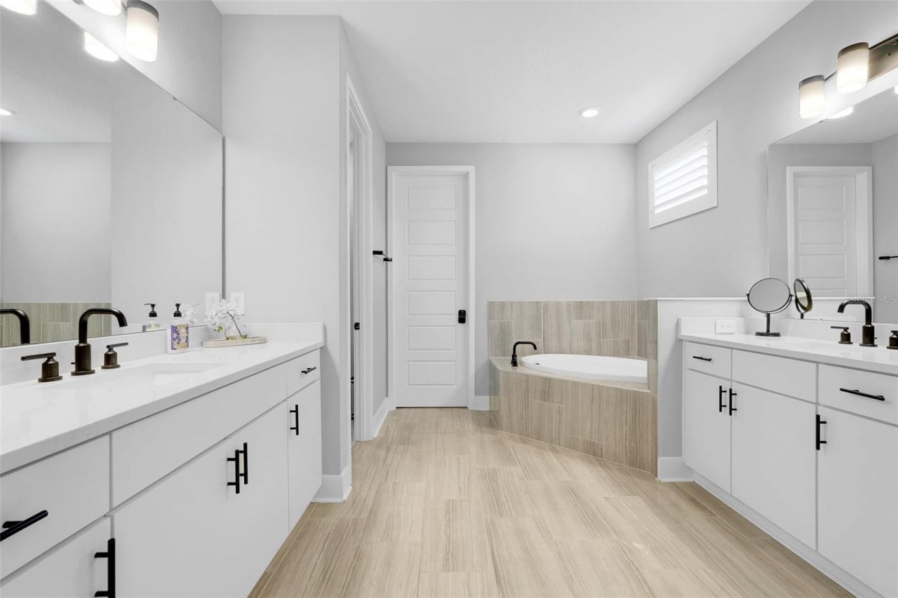 1805 S Fern Creek Avenue, Orlando, FL 32806 Photo