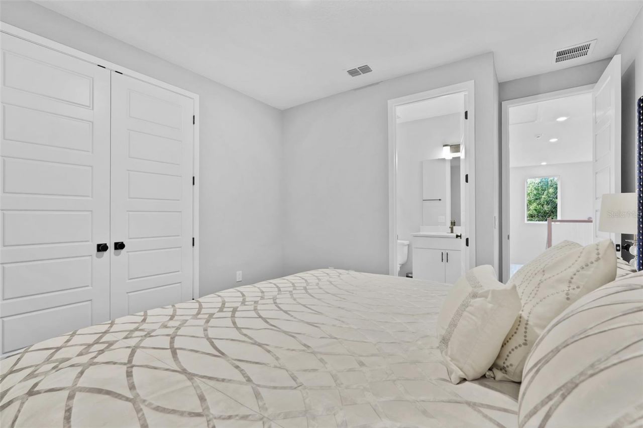 1805 S Fern Creek Avenue, Orlando, FL 32806 Photo