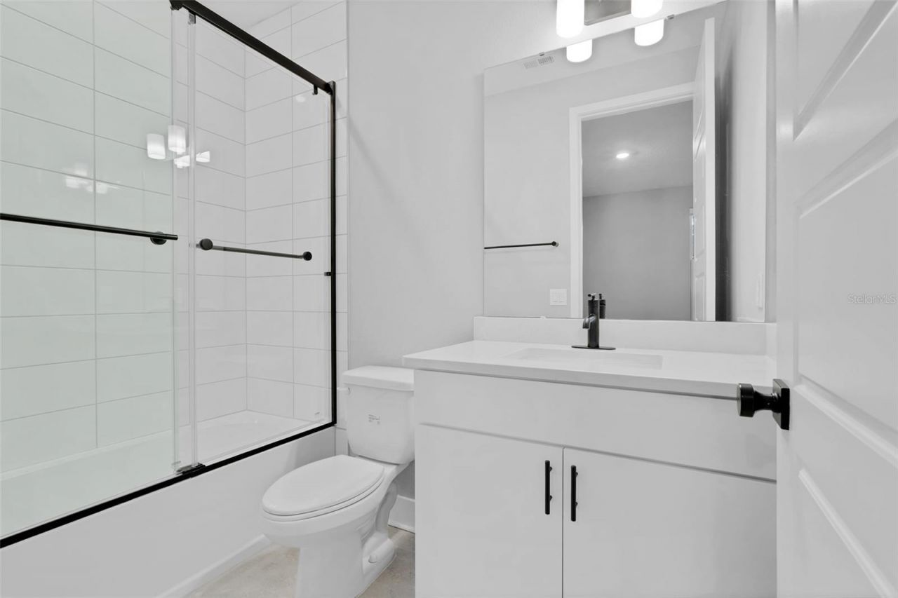 1805 S Fern Creek Avenue, Orlando, FL 32806 Photo