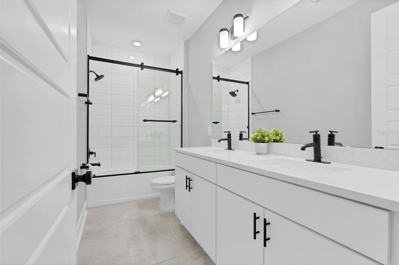 1805 S Fern Creek Avenue, Orlando, FL 32806 Photo