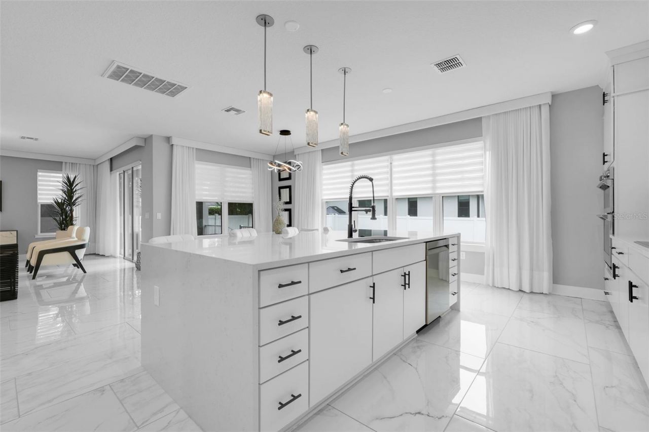 1805 S Fern Creek Avenue, Orlando, FL 32806 Photo