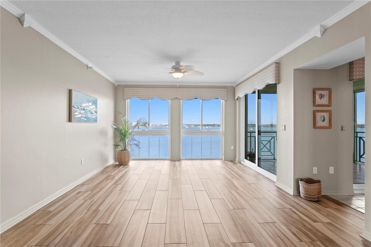 4717 Dolphin Cay Lane S, Unit 507, Saint Petersburg, FL 33711 Photo