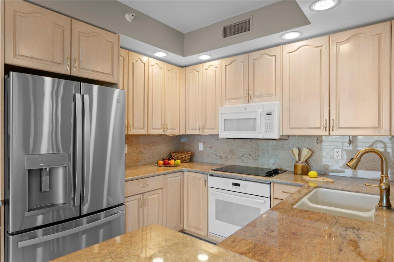 4717 Dolphin Cay Lane S, Unit 507, Saint Petersburg, FL 33711 Photo