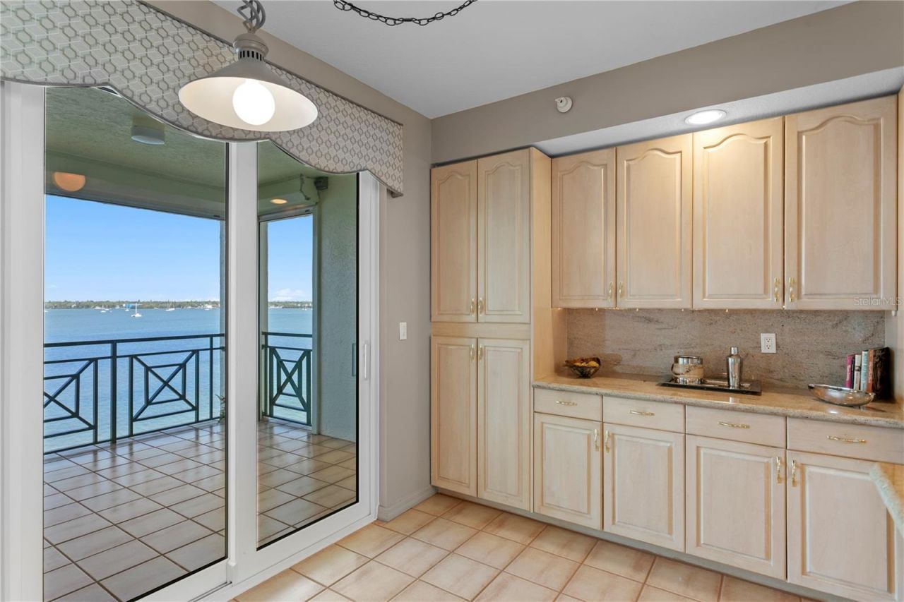 4717 Dolphin Cay Lane S, Unit 507, Saint Petersburg, FL 33711 Photo