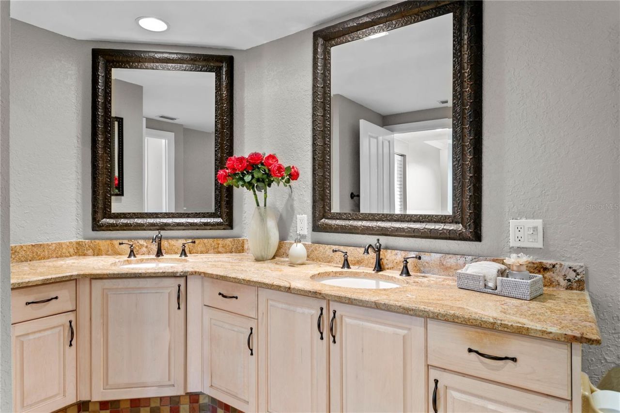 4717 Dolphin Cay Lane S, Unit 507, Saint Petersburg, FL 33711 Photo